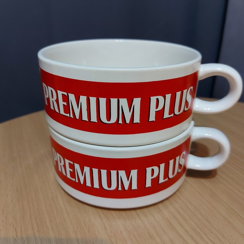 Vintage '99 Premium Plus Crackers Soup Bowls